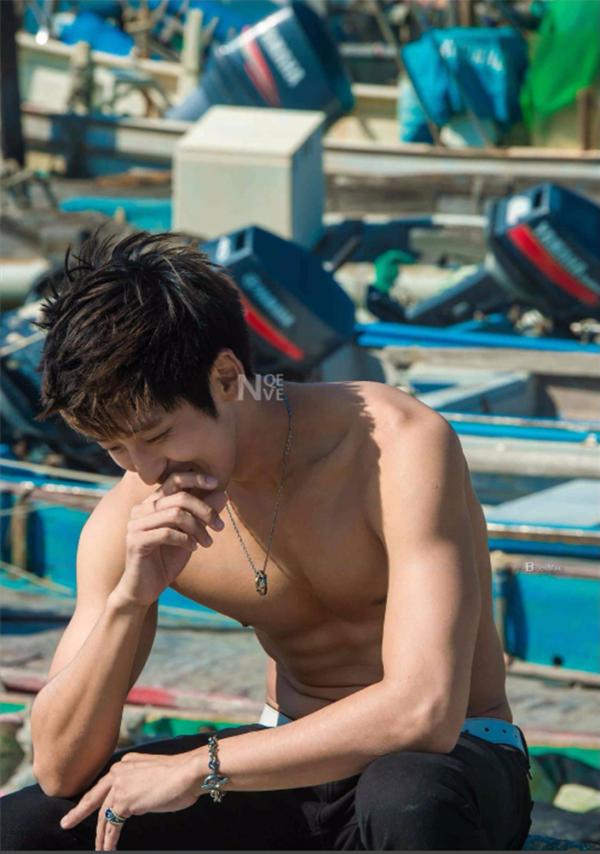 Whoseman-4-明星教練男丁格爾-芬達-全裸非全見寫真書